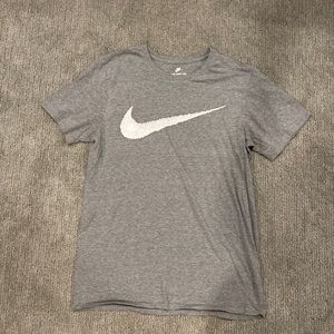 Men’s L Nike Tshirt
